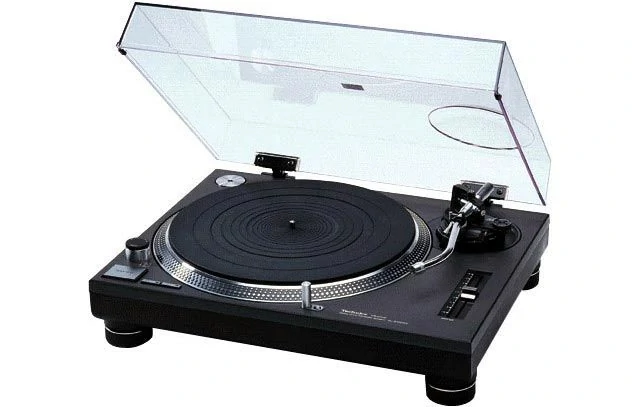 Pronájem - Gramofon Technics 1210 MK II