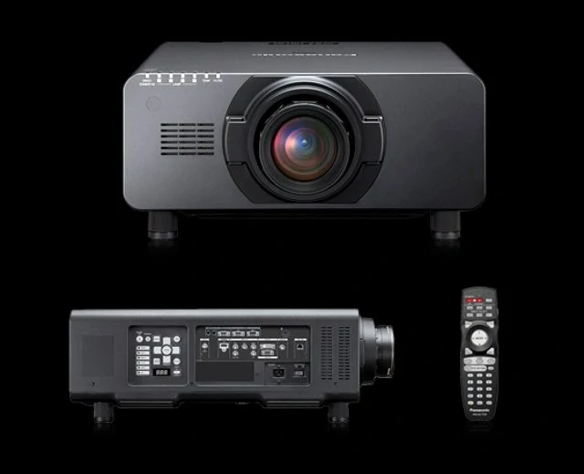Pronájem - Projektor Panasonic PT DZ16K