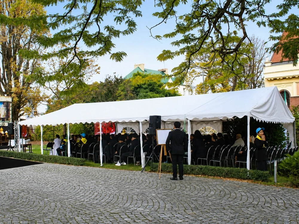 Pronájem - Párty stan 12x6m