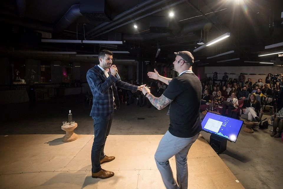 pronájem - Náhledový stojan pro LED nebo plazma monitor či televizi