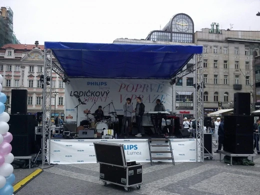 Pronájem - Mobilní stage, zastřešení 6x5m + pódium 6x4m