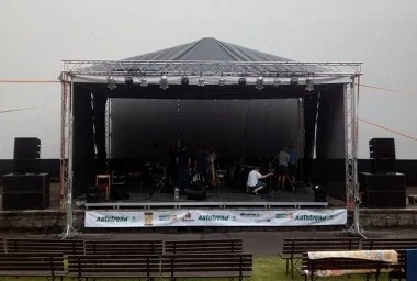 Pronájem - Mobilní stage, zastřešení 9x7m + pódium 8x6m