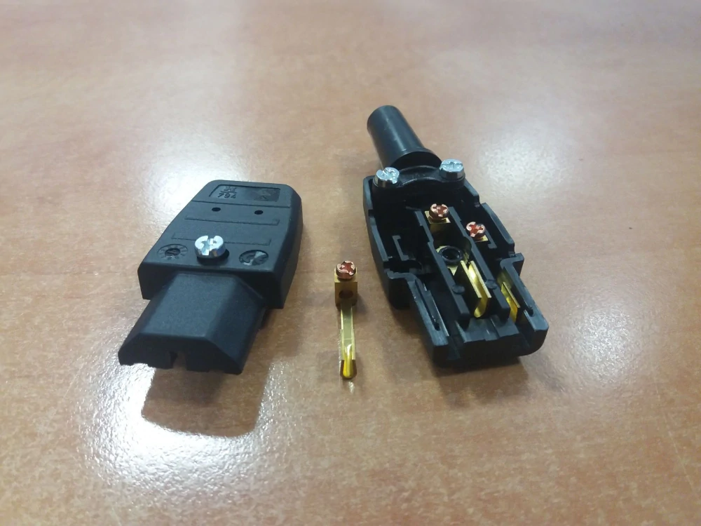 Konektor síťový 230V/F  IEC C13