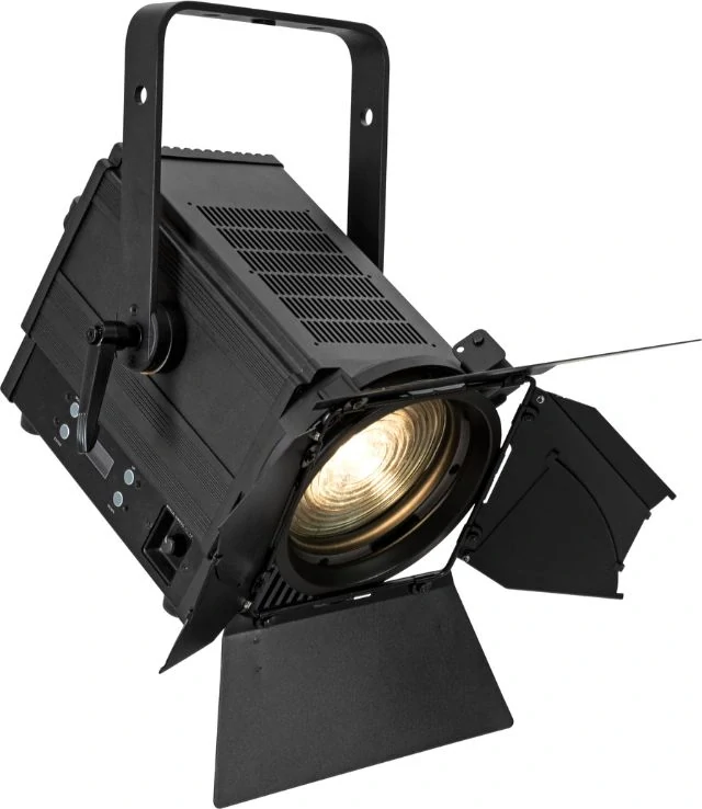 Pronájem - Eurolite LED THA-100F MKII COB 3200K divadelní reflektor
