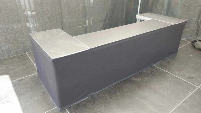 Pronájem - DJ stůl, sestava 2x0,5m + 1x0,5m, do tvaru U, výška max 1,2m