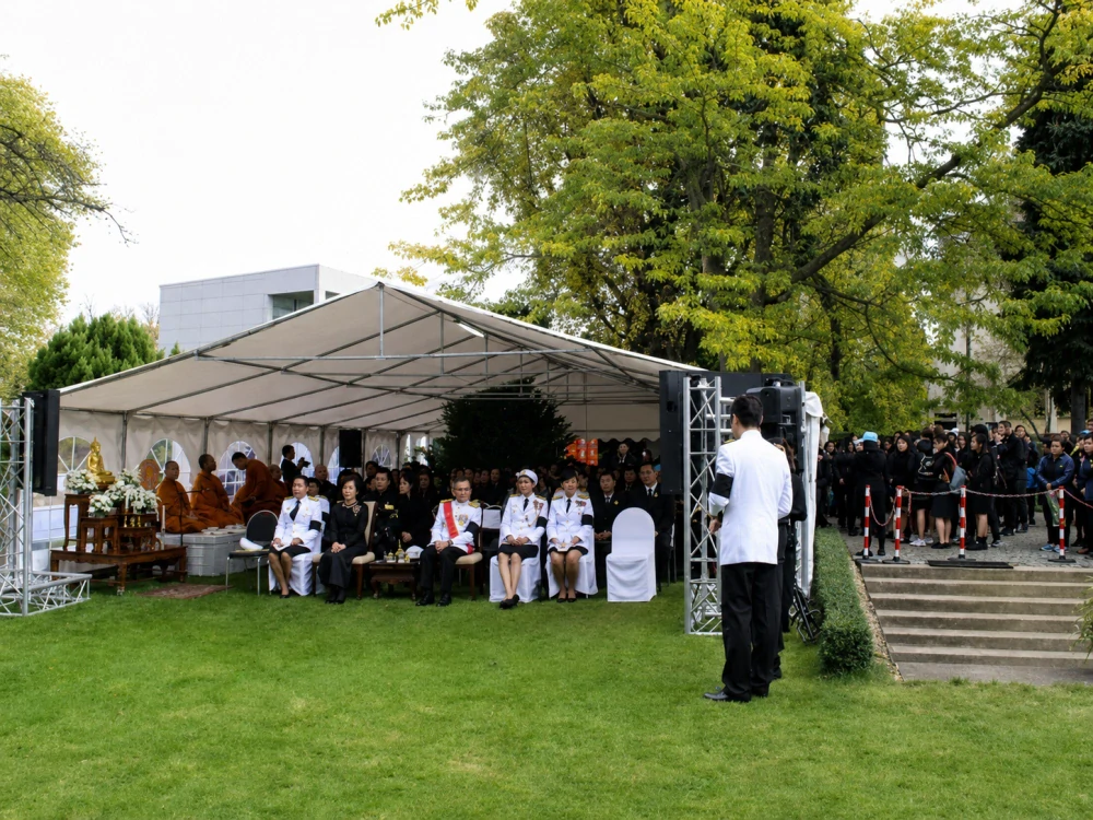 Pronájem - Párty stan 12x6m