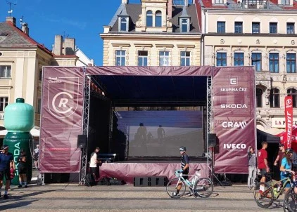 Pronájem - Mobilní stage, zastřešení 6x5m + pódium 6x4m