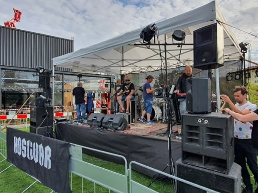 Pronájem - mobilní nůžkové zastřešení 6x4m + podium 6x4m