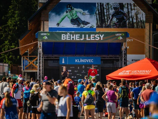 Pronájem - Mobilní stage, zastřešení 6x5m + pódium 6x4m