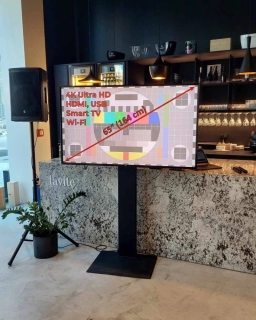 pronájem - Stojan na velké TV vysoký