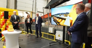 pronájem - Stojan na TV pojízdný