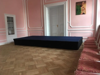 Pronájem - Pódium do rozměru 6x4m (24m2), výška max. 80cm