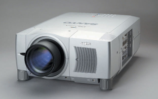 Pronájem - Sanyo PLC-XF35 (6500 ANSI, LCD, XGA)