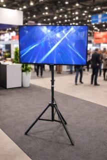 Pronájem - set; 50" LED televize 126 cm FULL HD se skládacím stojanem